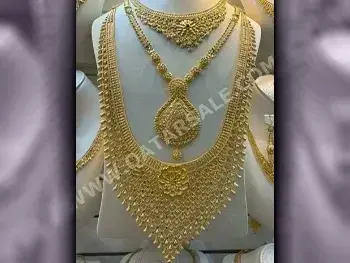 22k Yellow Gold Necklace For Sale in Qatar