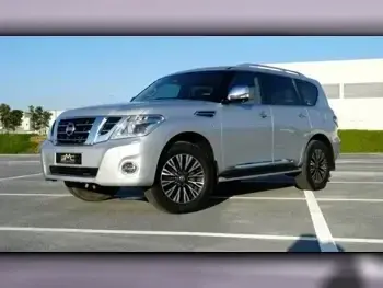 Nissan Patrol Platinum Silver 2015 For Sale in Qatar