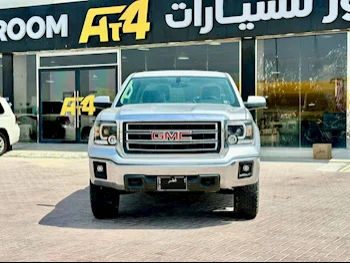 GMC Sierra Silver 2014 For Sale in Qatar